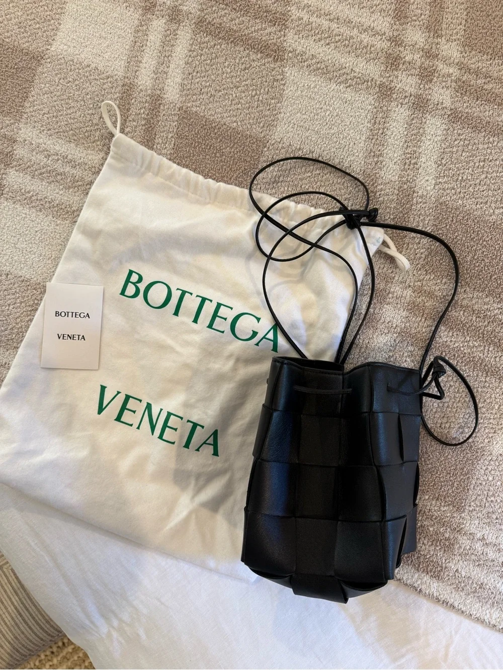 Bottega Veneta Black Intrecciato Bucket Bag in Black